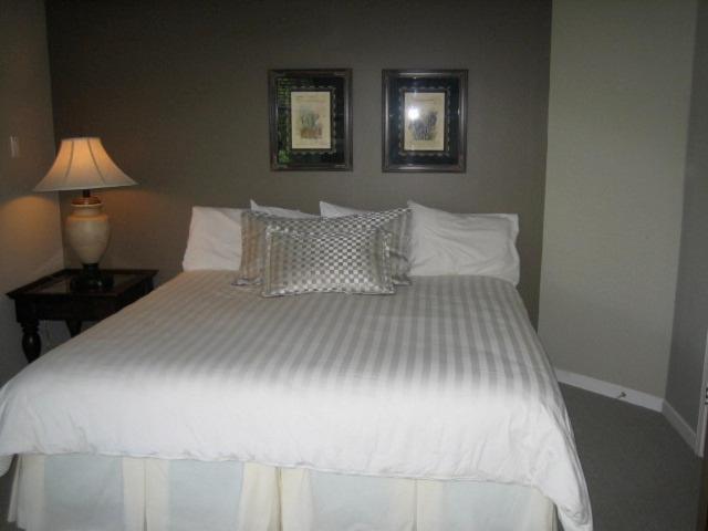 The Lodge At Weir'S Beach Metchosin Room photo