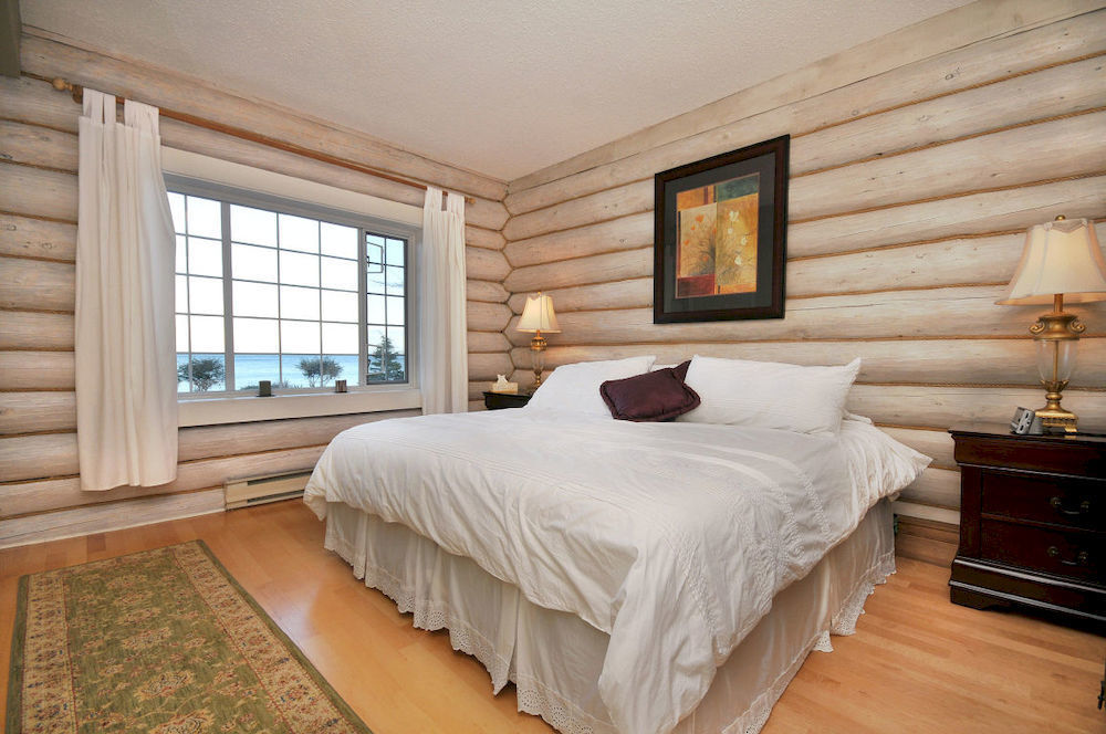 The Lodge At Weir'S Beach Metchosin Exterior photo